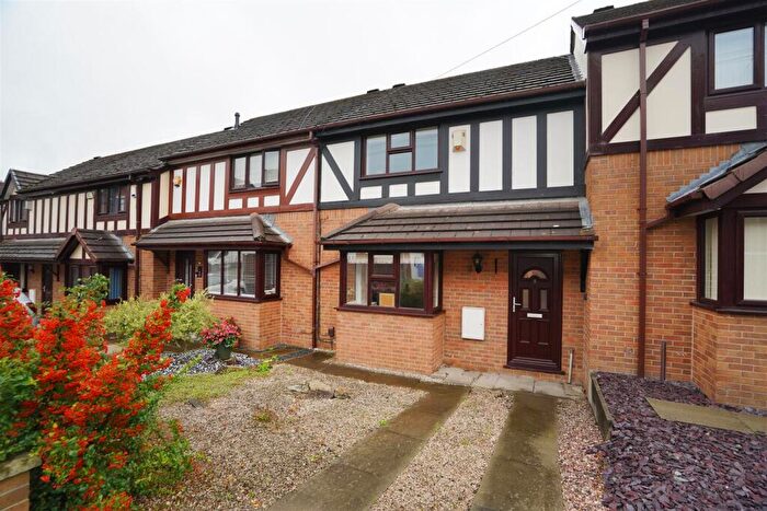 2 Bedroom Mews For Sale In Killingworth Mews, Horwich, Bolton, BL6