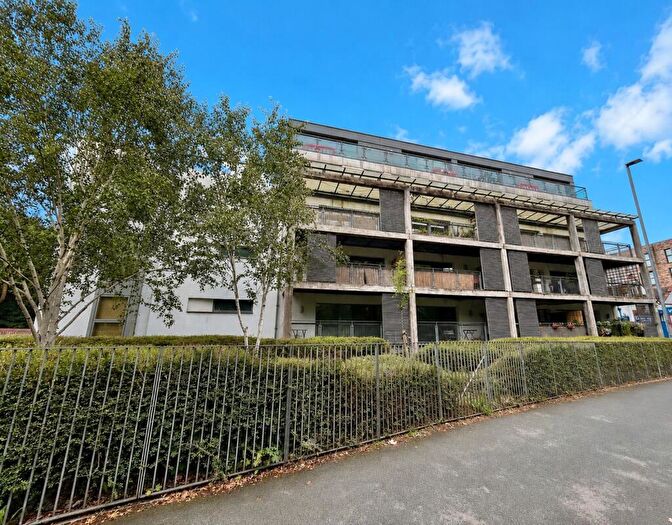 2 Bedroom Flat For Sale In Barlow Moor Road, Chorlton, M21
