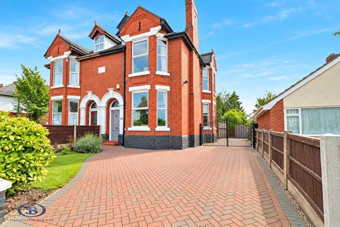 4 Bedroom Semi-detached House For Sale In Hungerford Road, Crewe, CW1