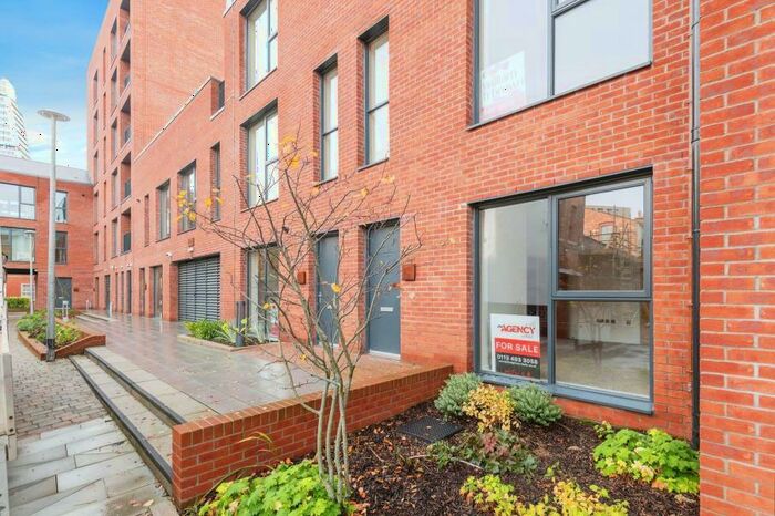 3 Bedroom Town House To Rent In Ironworks, Leeds City Centre, LS11