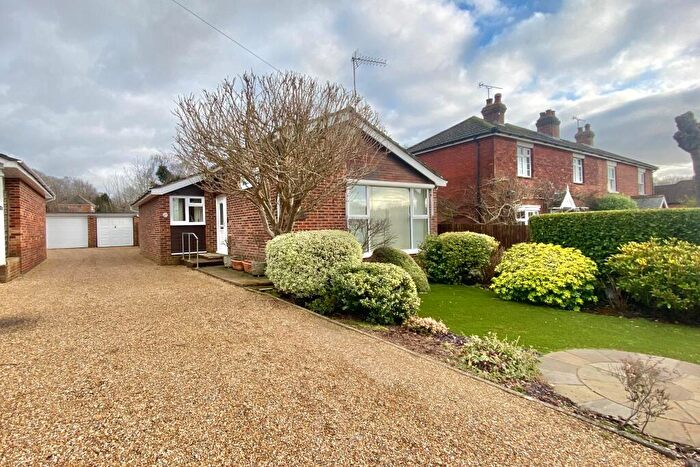 3 Bedroom Detached Bungalow For Sale In Bye Road, Lower Swanwick, SO31