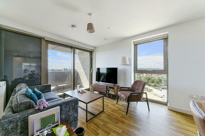 2 Bedroom Apartment To Rent In Apex Gardens, Seven Sisters London, N15