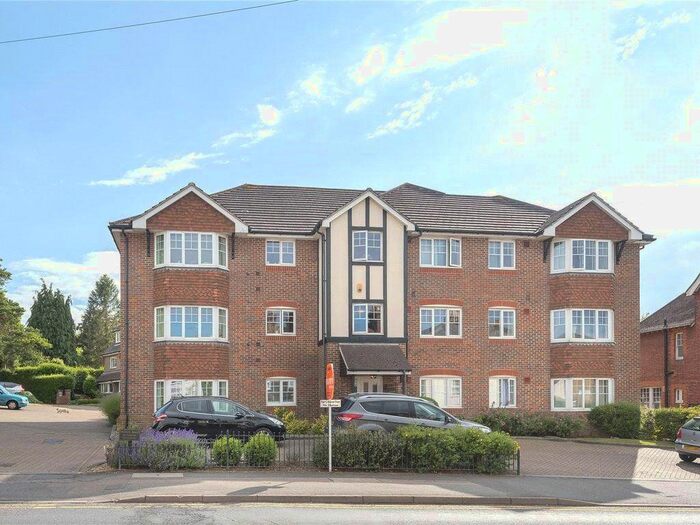2 Bedroom Flat To Rent In Pembury Road, Tonbridge, Kent TN9