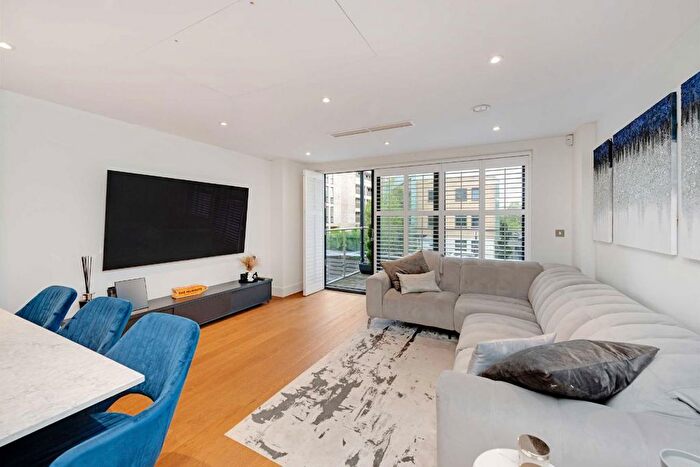 2 Bedroom Flat For Sale In Granville Road, London, NW2