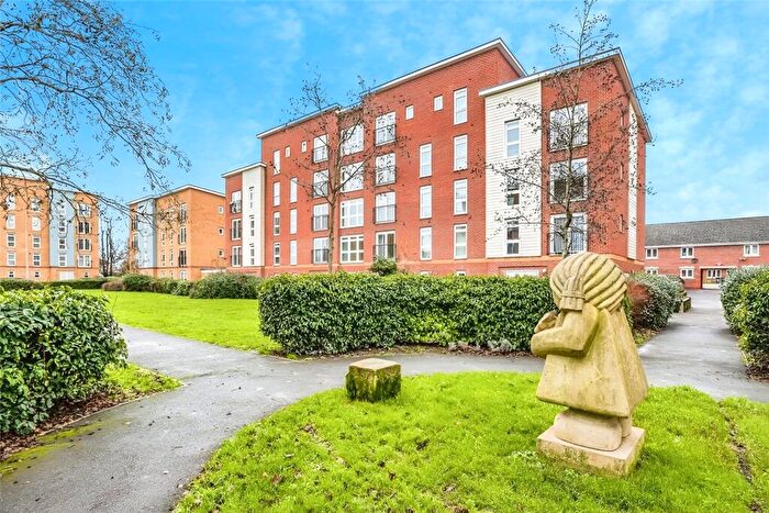 2 Bedroom Flat For Sale In Billys Copse, Havant, Hampshire, PO9
