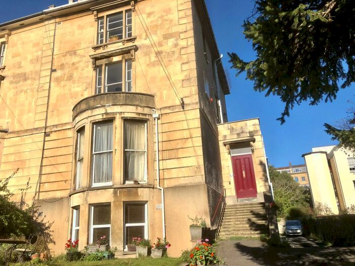 2 Bedroom Flat To Rent In Redland Park, Bristol, BS6