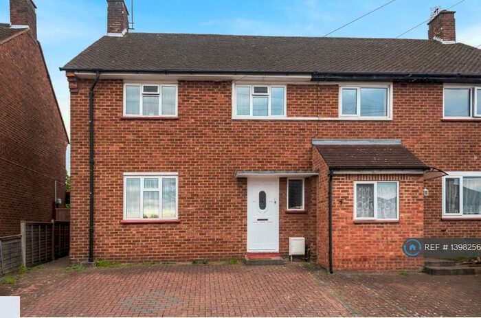 3 Bedroom Semi-Detached House To Rent In Sefton Avenue, Harrow, HA3