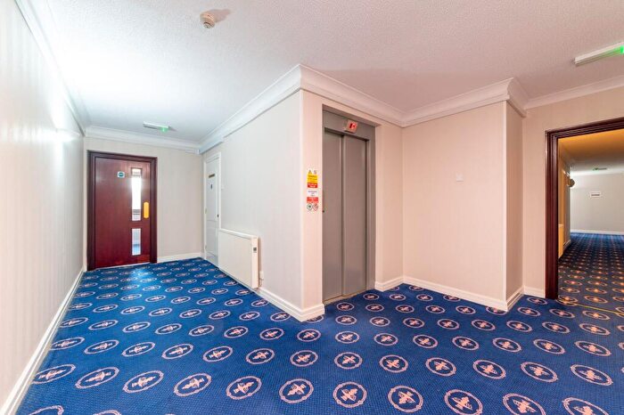 1 Bedroom Apartment For Sale In Green Lane, The Fountains Green Lane, L39