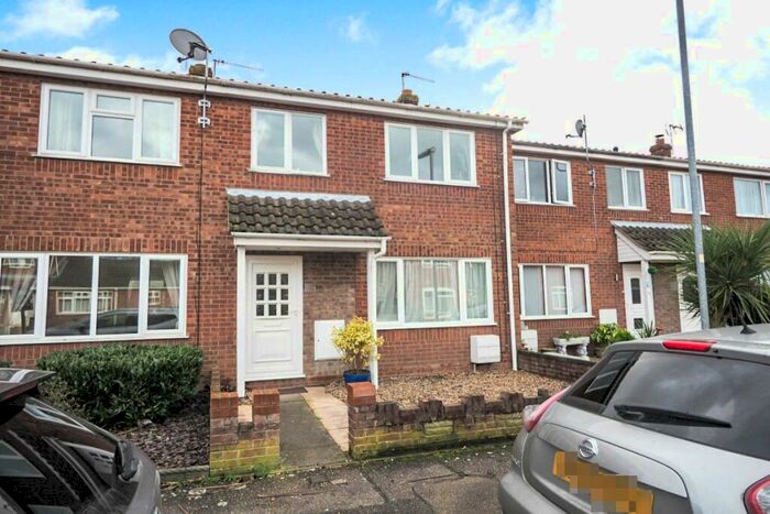 3 Bedroom Terraced House To Rent In Fern Gardens, Belton, Great Yarmouth, Norfolk, NR31