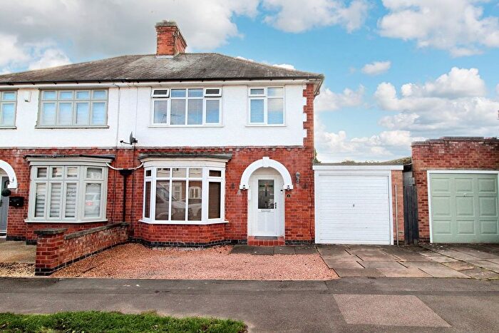 3 Bedroom Semi-Detached House For Sale In Windsor Avenue, Glen Parva, Leicester, LE2