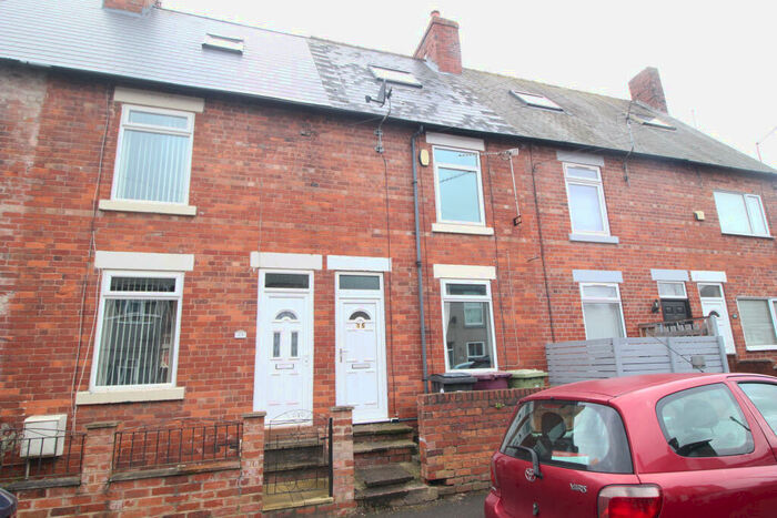 3 Bedroom Terraced House To Rent In Ann Street, Creswell, S80