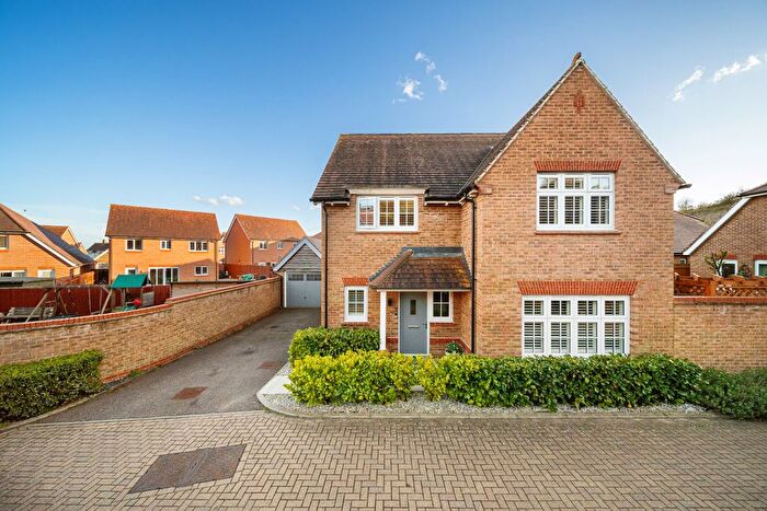4 Bedroom Detached House For Sale In The Chimneys, Halling, Rochester, Kent, ME2