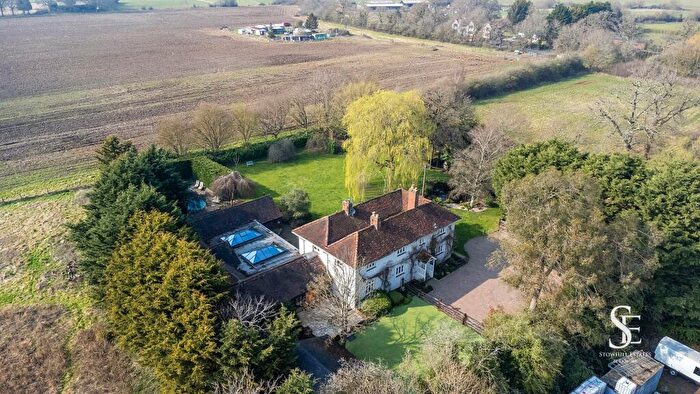 6 Bedroom Detached House For Sale In Easthampstead Road, Wokingham, RG40