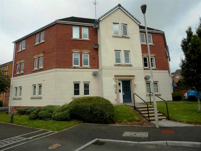 2 Bedroom Flat To Rent In Longacres, Bridgend, CF31