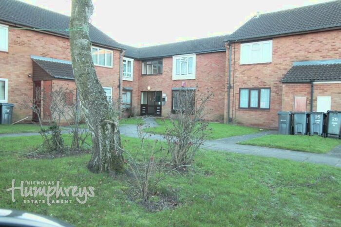 Studio To Rent In Spark Street, B11