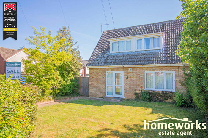 2 Bedroom Chalet For Sale In Acacia Avenue, Dereham, NR19