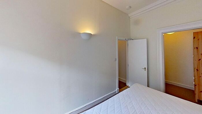 3 Bedroom Flat To Rent In Grindlay Street, Edinburgh, EH3