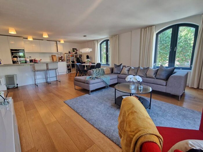 2 Bedroom Flat To Rent In Cocoa Mill Apartments London, SE16