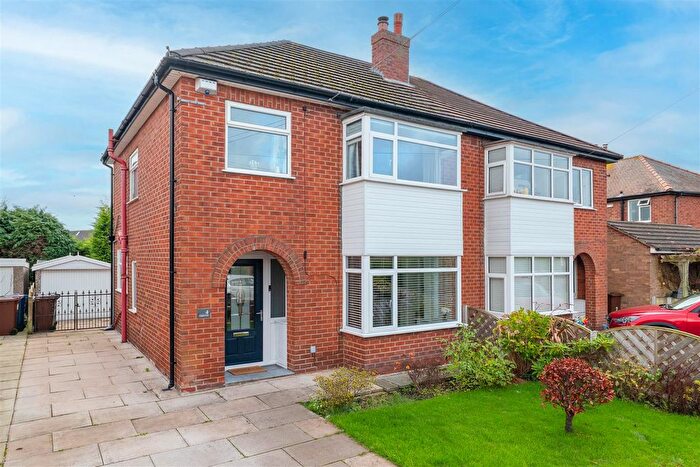 3 Bedroom Semi Detached House For Sale In Houghton Close, Penwortham, Preston, PR1