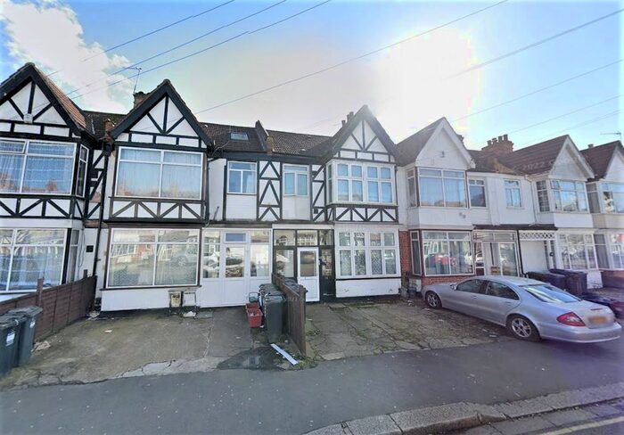 Studio To Rent In Bulstrode Avenue, Hounslow, TW3