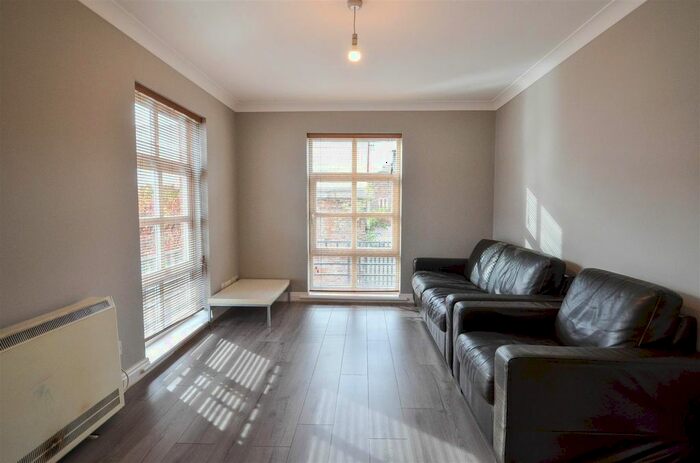 2 Bedroom Flat To Rent In Fawcett Street, York, YO10