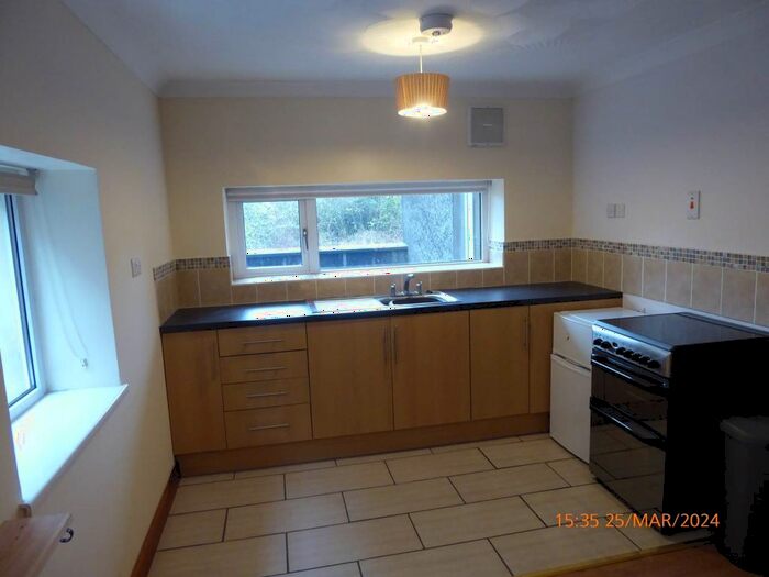 2 Bedroom Flat To Rent In Capel Dewi, Carmarthen, SA32
