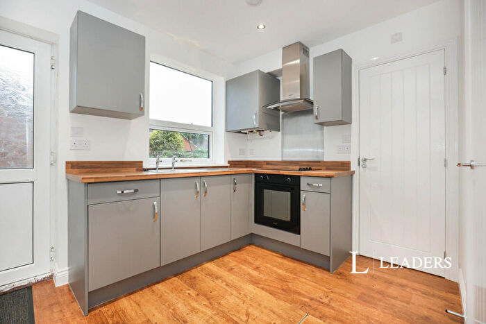 3 Bedroom Terraced House To Rent In Wallis Road, Kettering, Northamptonshire, NN15