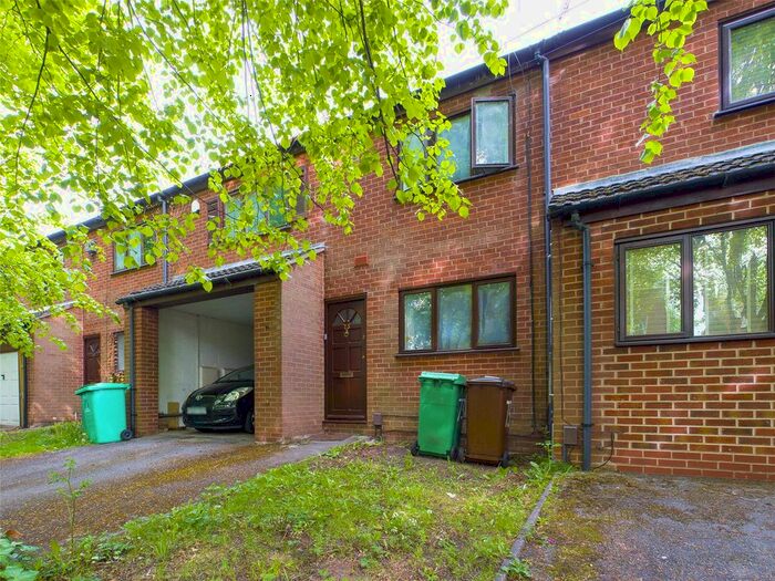 2 Bedroom Terraced House To Rent In Hamilton Road, Nottingham, Nottinghamshire, NG5