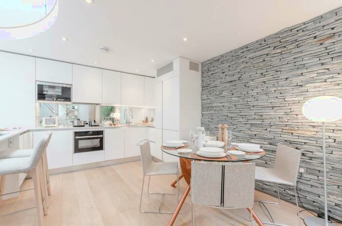 2 Bedroom Semi-Detached House To Rent In St Paul Street, Angel, London, N1