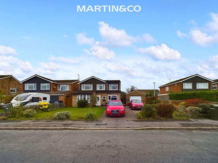 4 Bedroom Detached House For Sale In Woodrow Drive, Wokingham, Berkshire, RG40