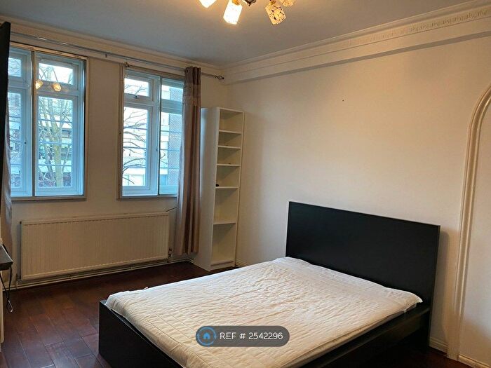 3 Bedroom Flat To Rent In Townshend Court, London, NW8