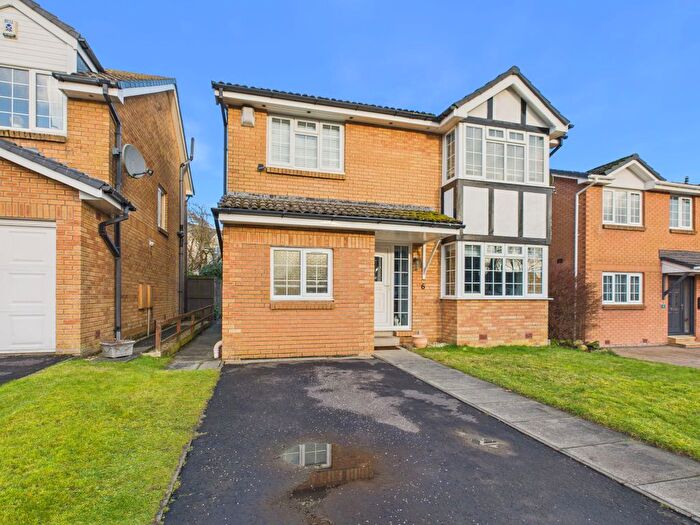 4 Bedroom Detached House For Sale In General Roy Way, Carluke, ML8