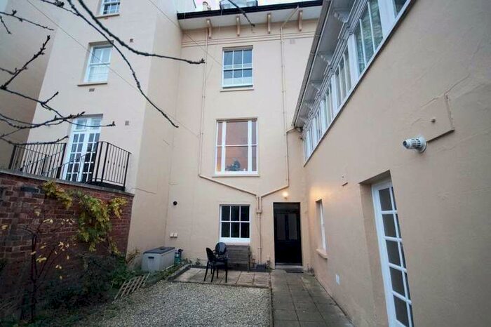 1 Bedroom Flat To Rent In Montpellier GL50