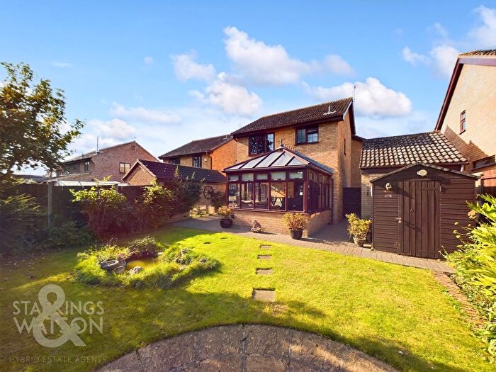 3 Bedroom Detached House For Sale In Kingswood Avenue, Carlton Colville, Lowestoft, NR33