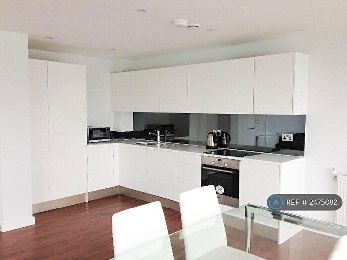 2 Bedroom Flat To Rent In Wharf Street, London, SE8