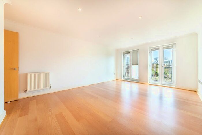 2 Bedroom Flat To Rent In Troubridge Court, Marlborough Road, Chiswick, W4