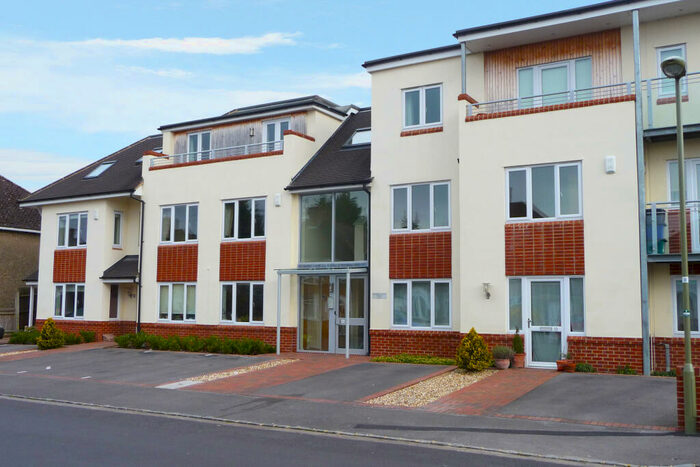 2 Bedroom Apartment To Rent In Queens Court, East Oxford, OX4