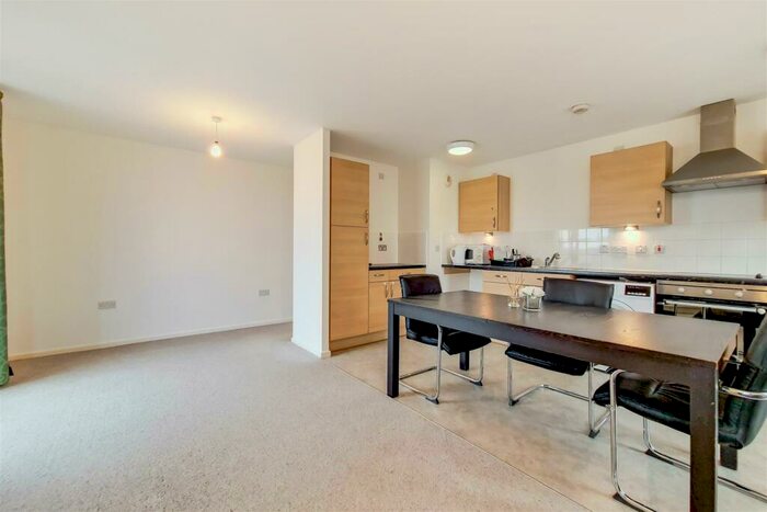 2 Bedroom Flat To Rent In Icehouse Court, Barking, IG11