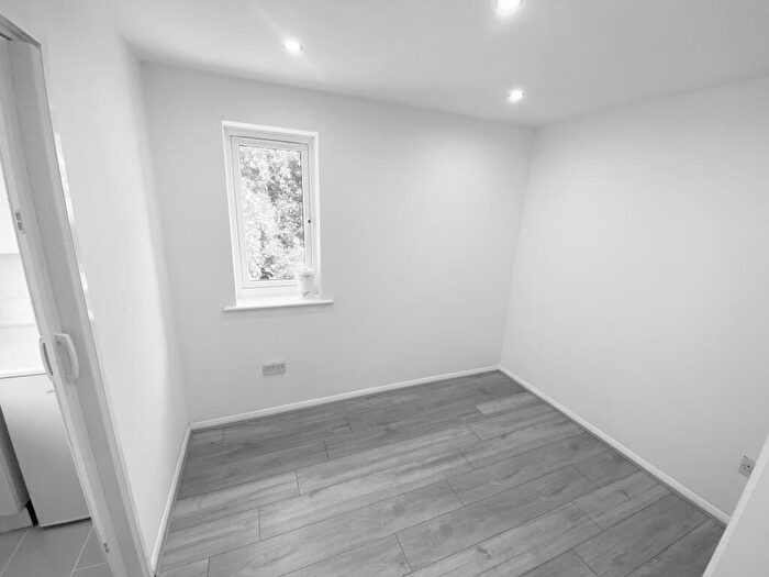 Flat To Rent In Rookley Court Linnet Way Purfleet, RM19