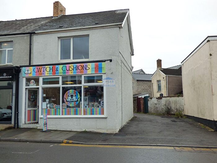 1 Bedroom Flat To Rent In Commercial Street, Kenfig Hill, Bridgend ., CF33