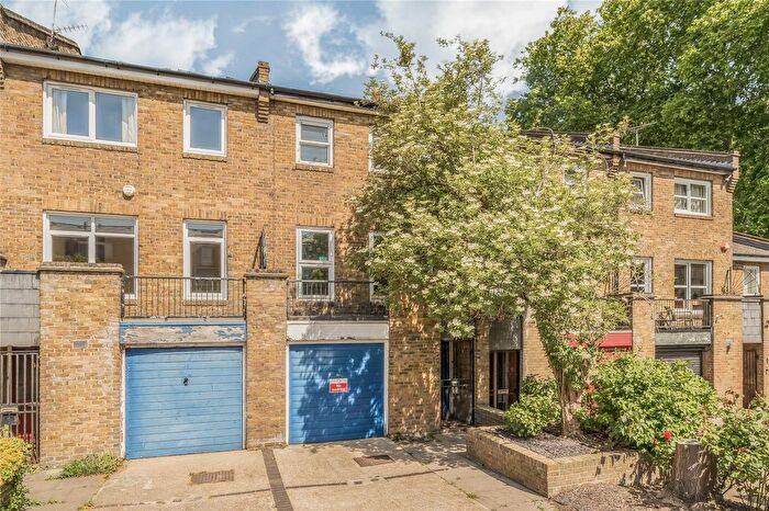 4 Bedroom Detached House For Sale In Danesdale Road, London, E9