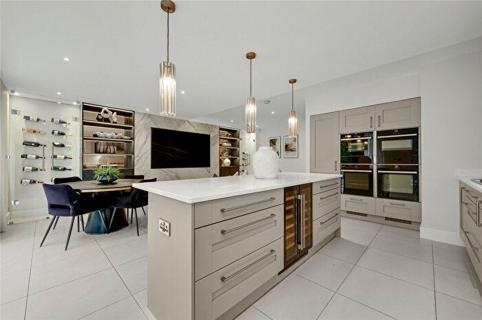 4 Bedroom Semi-detached House For Sale In Queens Road, Weybridge, Surrey, KT13