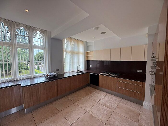 3 Bedroom Flat To Rent In J F K House, WD23