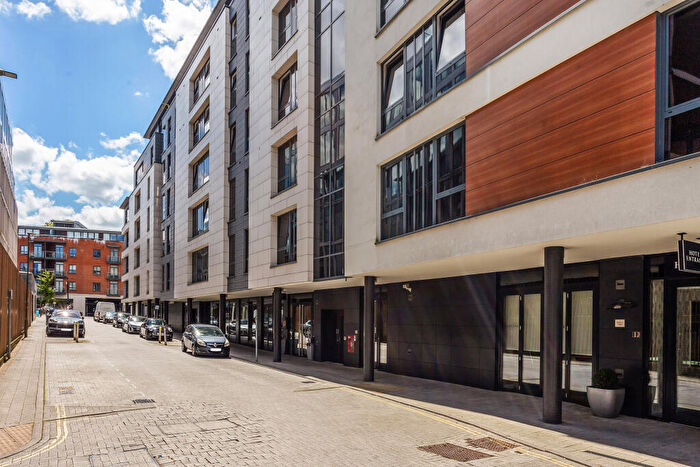 2 Bedroom Flat For Sale In Alexandra Terrace, Guildford, GU1