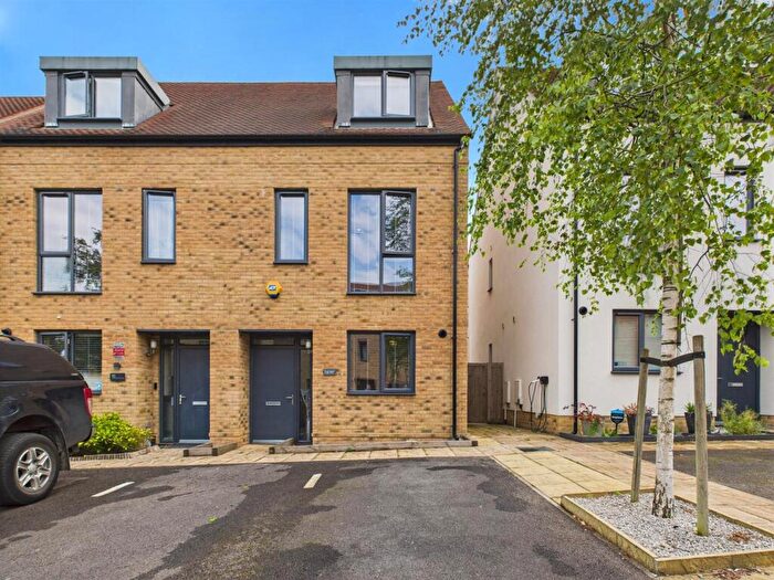 3 Bedroom Semi-Detached House For Sale In Bennett Close, Coulsdon, CR5