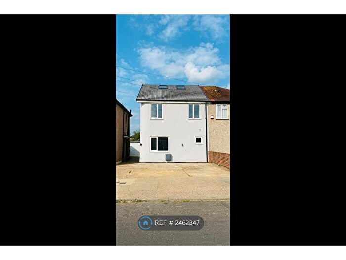 6 Bedroom Semi-Detached House To Rent In Chaucer Avenue, Hayes, UB4