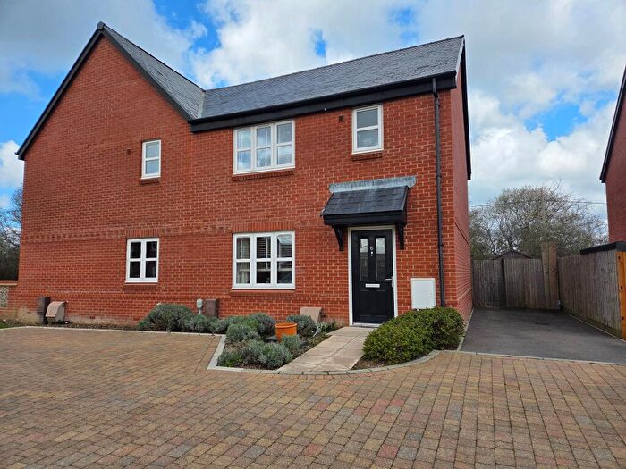 3 Bedroom Semi Detached House For Sale In Tanners View, Denmead, PO7