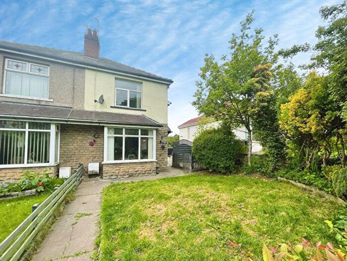 3 Bedroom Semi Detached House For Sale In Kings Road Bradford, BD2