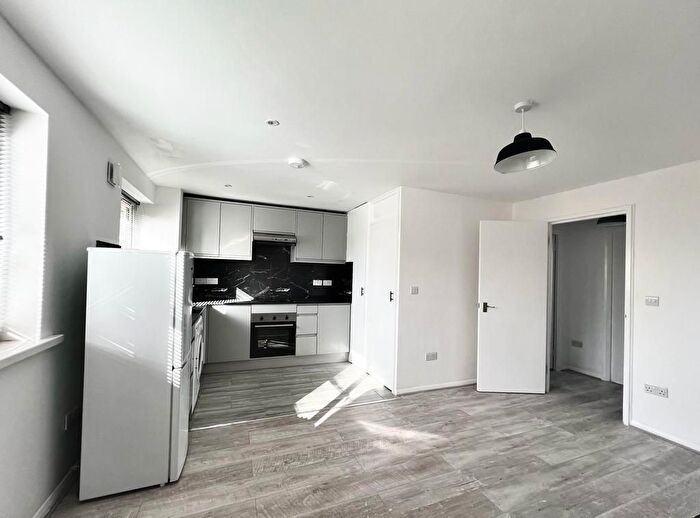 1 Bedroom Flat To Rent In Express Drive, Ilford, IG3