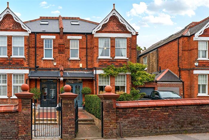 5 Bedroom Semi-Detached House For Sale In Green Lane, Chislehurst, BR7